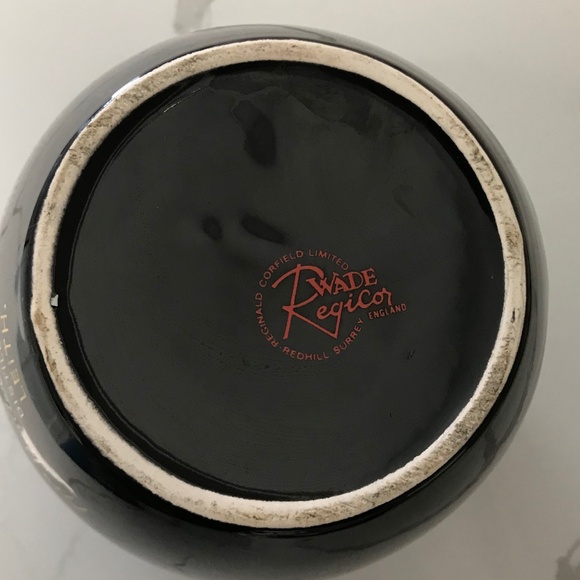 Vintage 60s Vat 69 Wade of England Whiskey Jug Pitcher Black 5.75” Tall - Picture 5 of 5